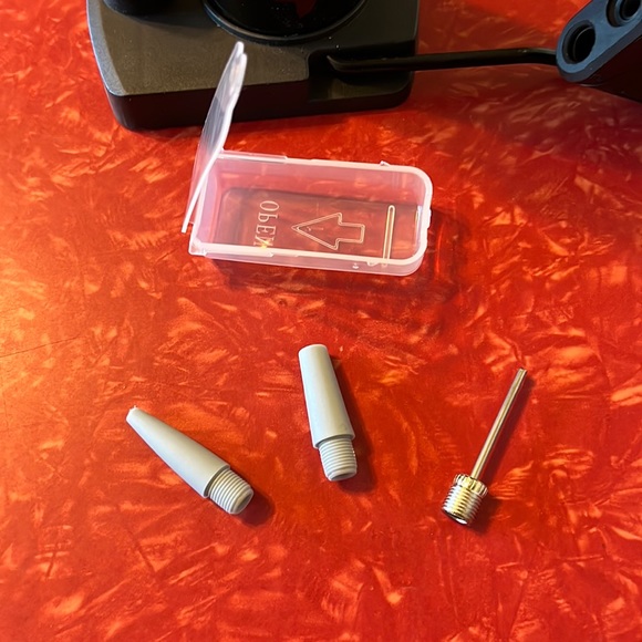 Foot Pump with Universal Schrader and Presta Valve and inflating Needle - Picture 9 of 14